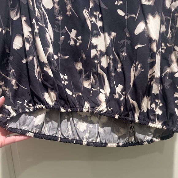 NWT Evereve Black and Cream Phoebe Dolman Floral Top size XL - Picture 5 of 9